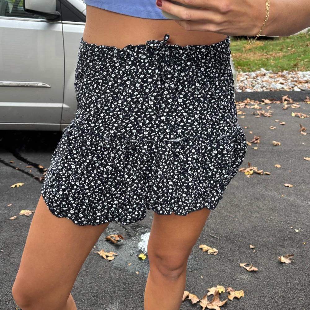 Brandy Melville | One Size | Floral Navy Women's Skirt